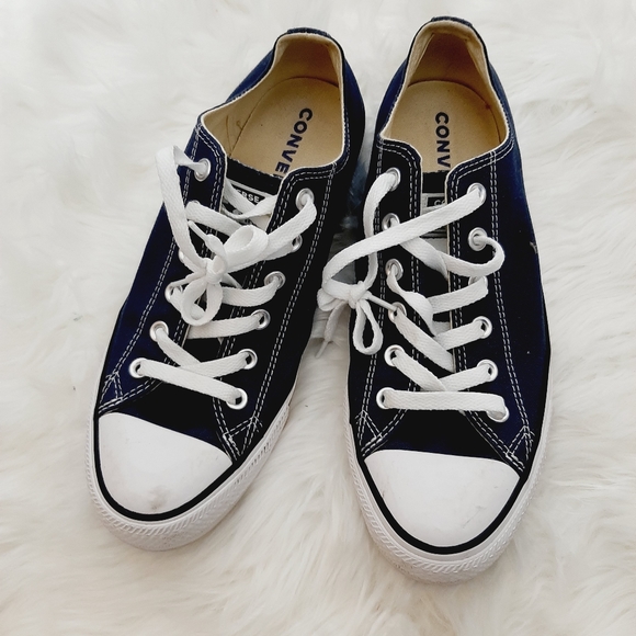 converse low cut shoes